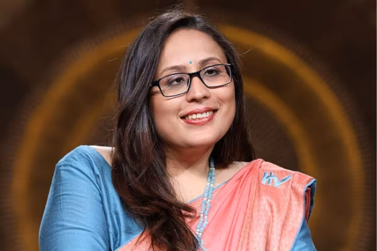 Radhika Gupta – “Broken Neck Girl