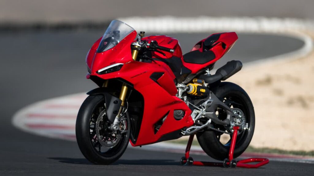 2025 Ducati Panigale V2 और V2 S भारत में लॉन्च — अब तक की सबसे एडवांस स्पोर्ट्स बाइक? 4 2025 Ducati Panigale V2