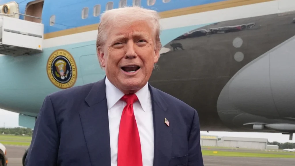 Donald Trump का एशिया दौरा: थाईलैंड-कंबोडिया के बीच युद्धविराम समझौता — क्या बदला रूट चार्ट? 2 Donald Trump