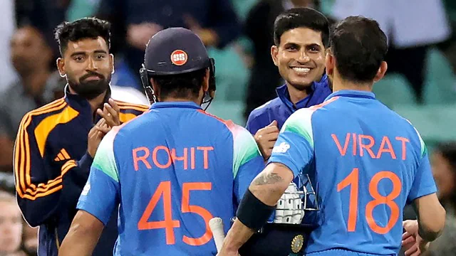IND vs AUS 3rd ODI: भारत ने 9 विकेट से जीता मैच, शुभमन गिल ने रोहित-विराट की तारीफ में कही बड़ी बात 2 IND vs AUS 3rd ODI