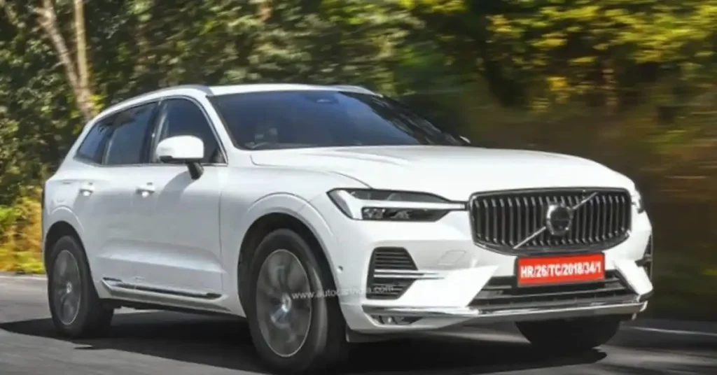 2025 Volvo XC60 Drive Review — ट्रैफिक और हाइवे पर लग्ज़री SUV कितनी Practical? 4 2025 Volvo XC60 Drive Review
