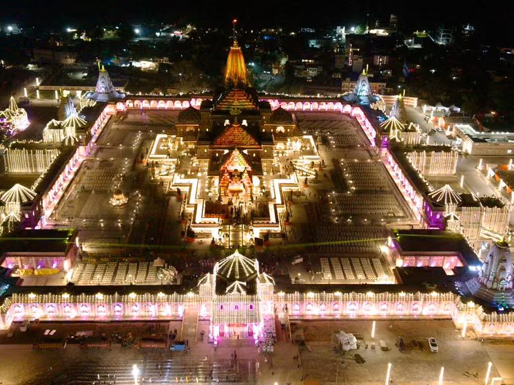 Ayodhya Shri Ram Temple: PM Modi ने फहराया धर्म ध्वज, केस के पूर्व पक्षकार इकबाल अंसारी ने क्या कहा? 2 Ayodhya Shri Ram Temple