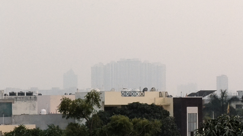 Delhi Air Pollution 2025: ‘छोड़ दें दिल्ली’, बेहद खतरनाक हुई राजधानी की हवा; डॉक्टरों ने जारी किया हेल्थ अलर्ट 2 Delhi Air Pollution 2025