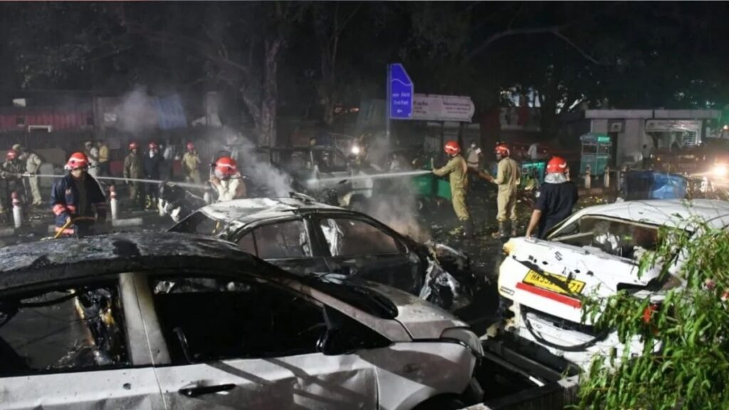 Delhi Blast में जांच के दौरान सामने आए तीन नाम — पुलिस ने विकास प्रजापति, हरगुणप्रीत सिंह और आसिफ उर्फ आरिश की पहचान की 4 Delhi Blast