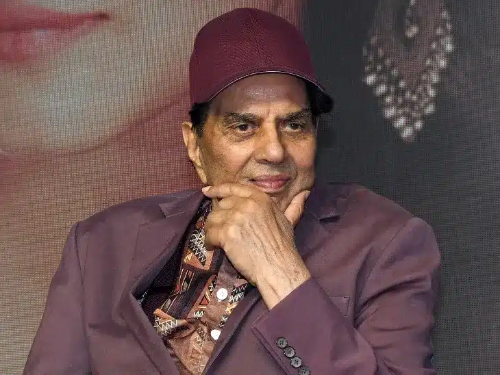 Dharmendra Health Update 2025: बॉलीवुड के ही-मैन अस्पताल में भर्ती, Hema Malini aur Esha Deol पहुँची मिलने! 2 Dharmendra