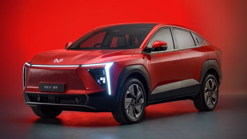 Mahindra XEV 9S भारत में लॉन्च: ट्रिपल-स्क्रीन, ADAS लेवल-2, 7-सीटर इलेक्ट्रिक SUV की सारी डिटेल्स 4 Mahindra XEV 9S