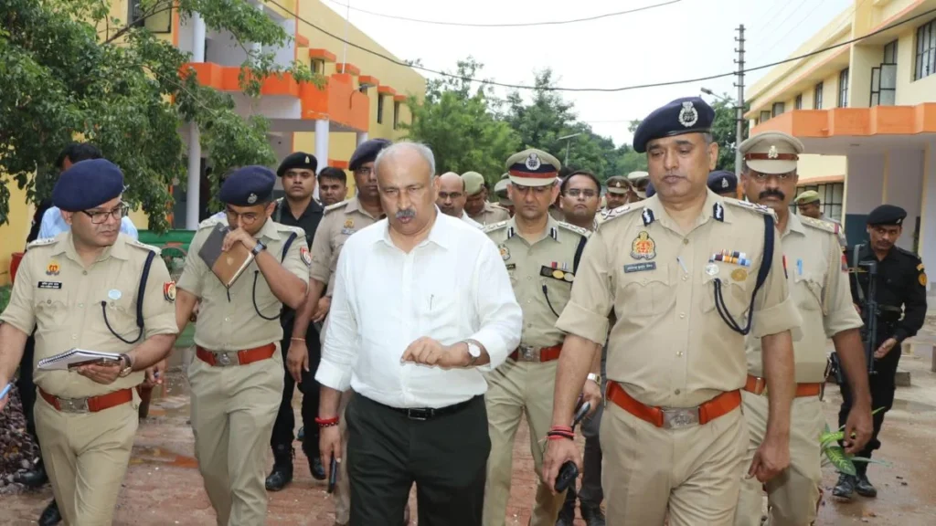 All-State Police Checks & UP Crackdown: यूपी समेत कई राज्यों में घुसपैठियों की पहचान — योगी ने DMs को दिए कड़े निर्देश 3 UP Crackdown