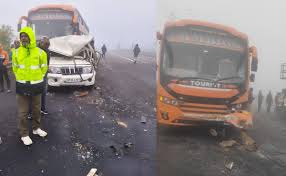 Bundelkhand Expressway Accident: Hamirpur में भीषण सड़क हादसा, दो सगे भाइयों समेत चार लोगों की मौत 2 Bundelkhand Expressway Accident