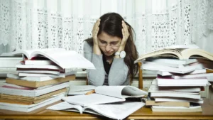 कम अंकों वाले छात्रों के लिए सफल करियर की राह – Marks नहीं, Mindset और Skills बनाते हैं Future 6 कम अंकों वाले छात्रों के लिए सफल करियर की राह